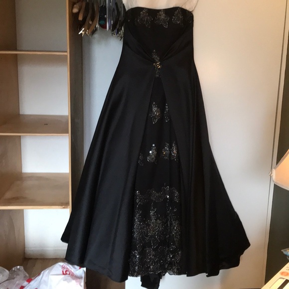 Obsessions Couture Dresses & Skirts - Gown